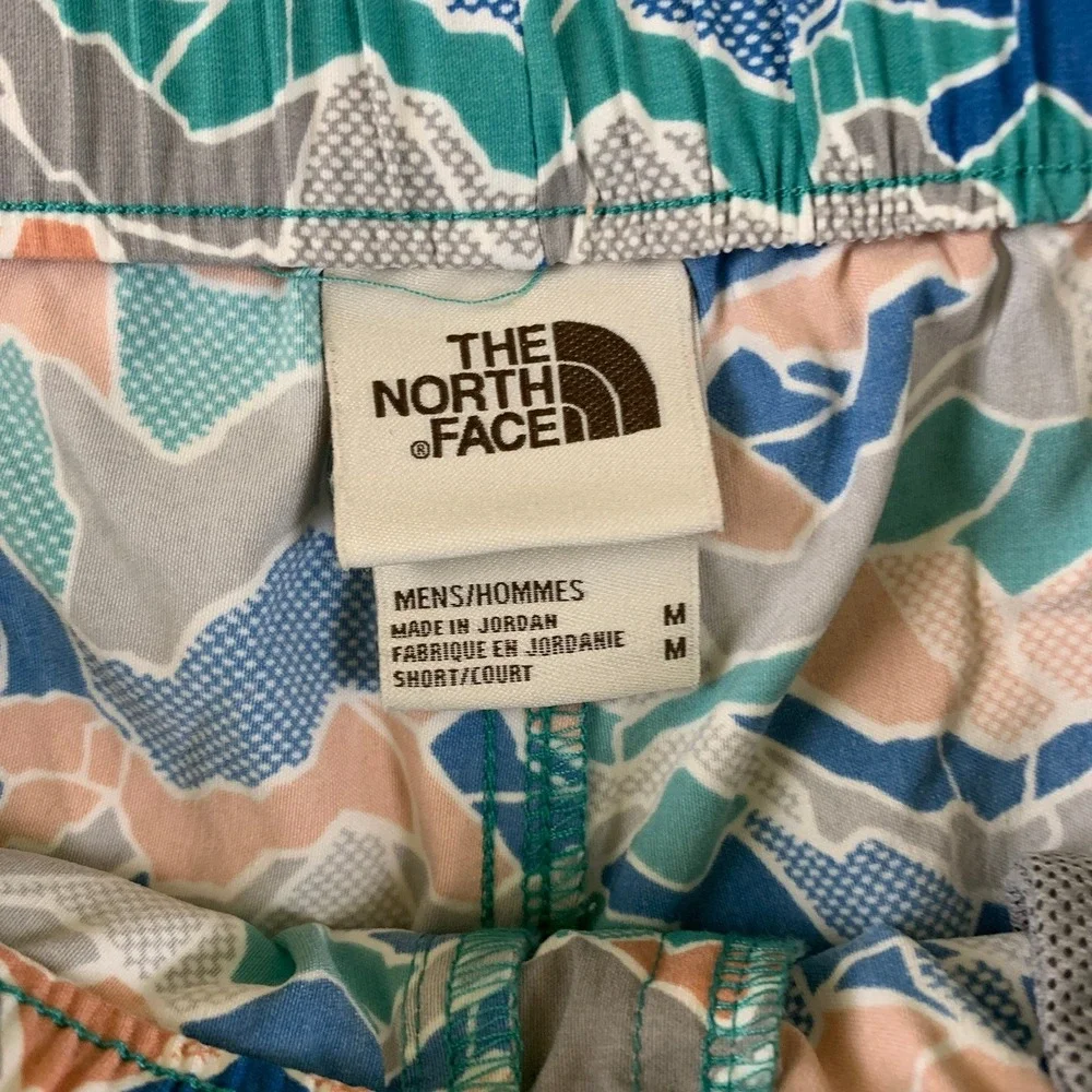 The North Face Mens Class V Belted Shorts Multicolor Topo Print NF0A7QLA Size M‎